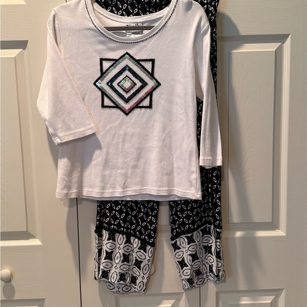 # Vanity Women’s Coord Set - Top (M) & Pants (S)